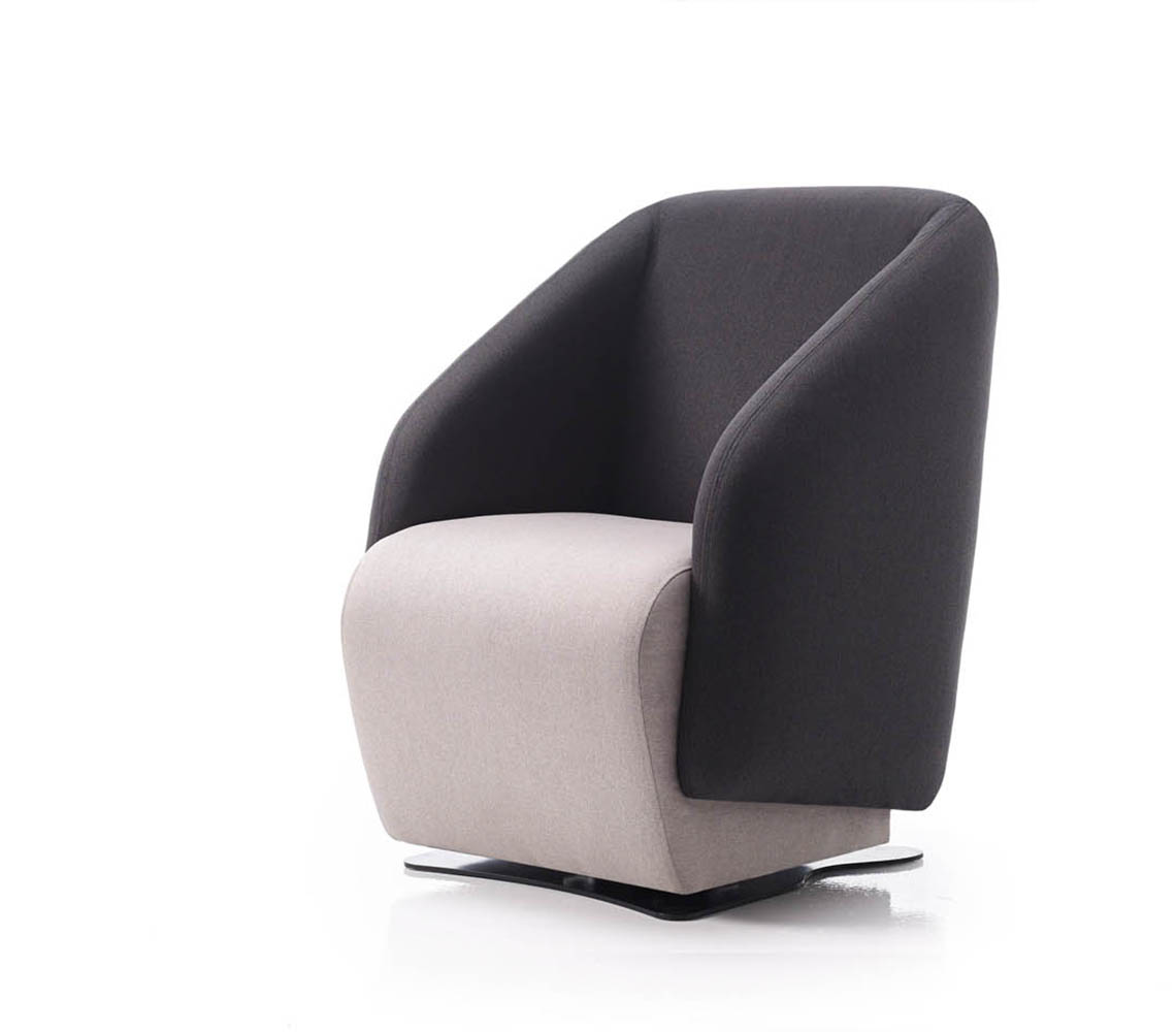 Lily armachair for Belta